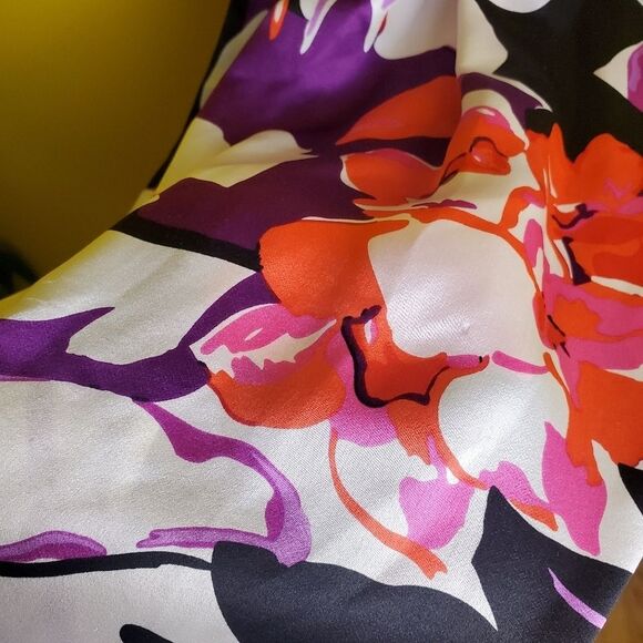 Banana Republic Silk Printed Dress Size 2P - Picture 8 of 12